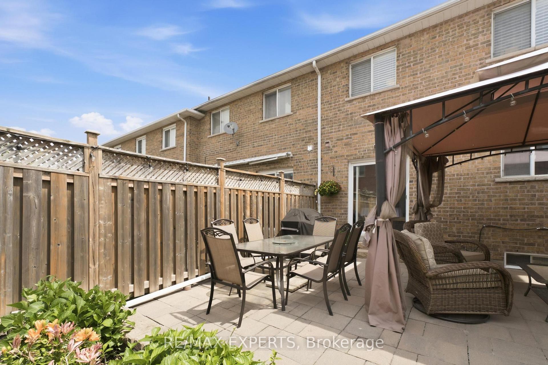 Photo 34 of 16 Piazza Crescent, Vaughan, West Woodbridge — HOMEH