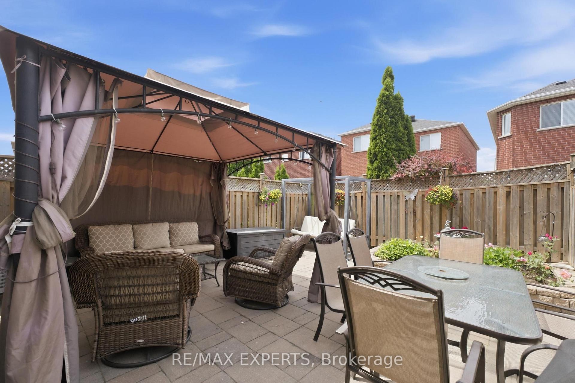 Photo 37 of 16 Piazza Crescent, Vaughan, West Woodbridge — HOMEH