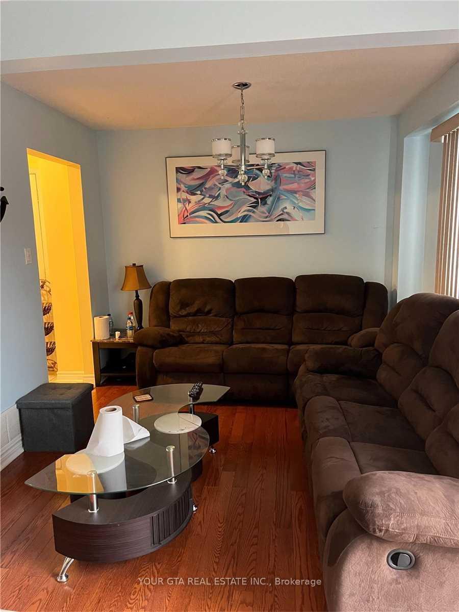Photo 6 of 20 Luminous Court, Brampton, Heart Lake West — HOMEH