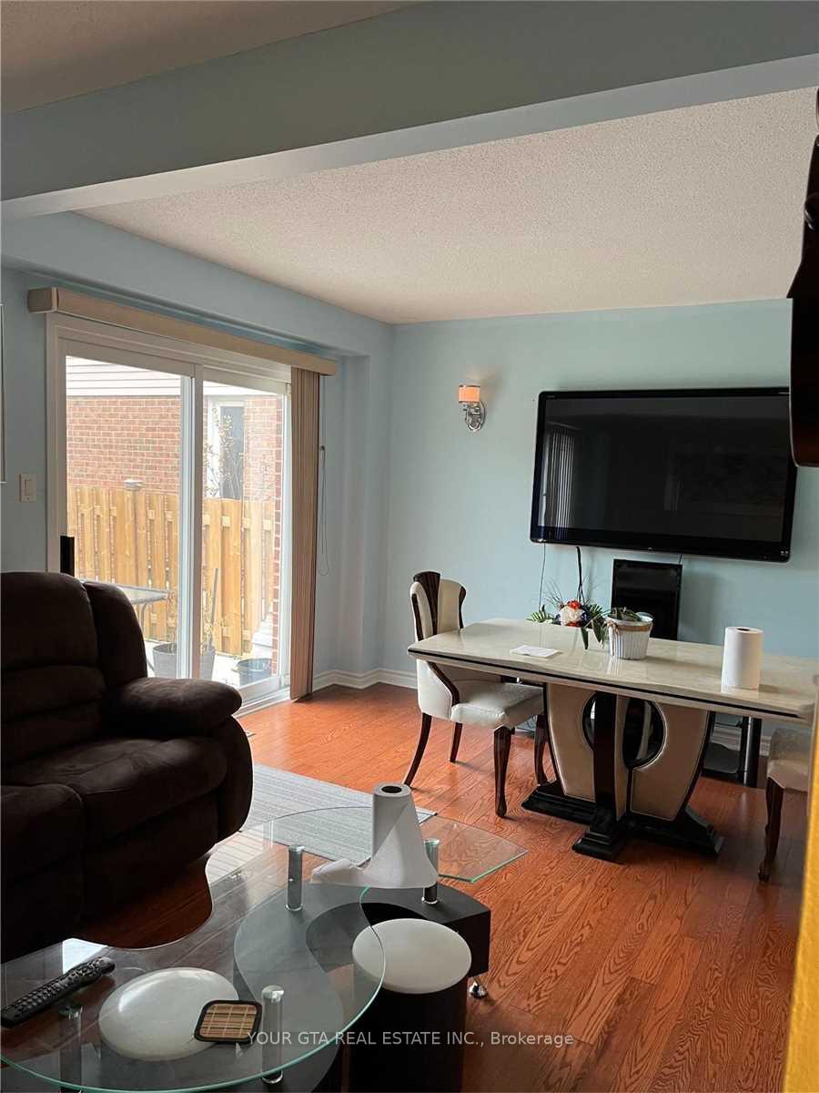 Photo 7 of 20 Luminous Court, Brampton, Heart Lake West — HOMEH