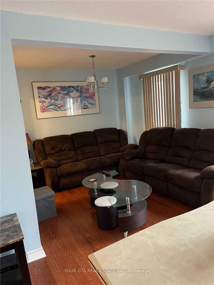 Photo 8 of 20 Luminous Court, Brampton, Heart Lake West — HOMEH