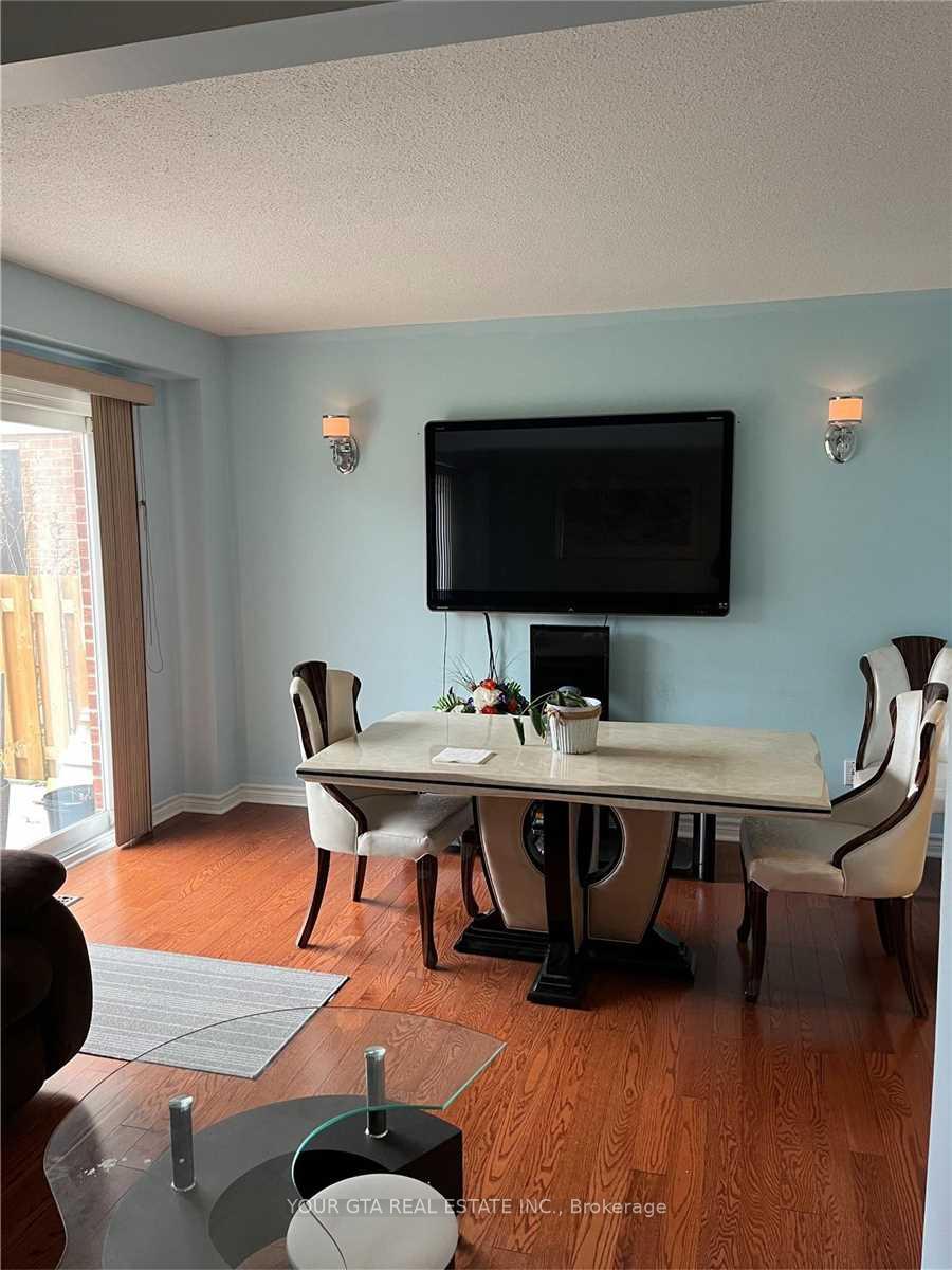 Photo 10 of 20 Luminous Court, Brampton, Heart Lake West — HOMEH