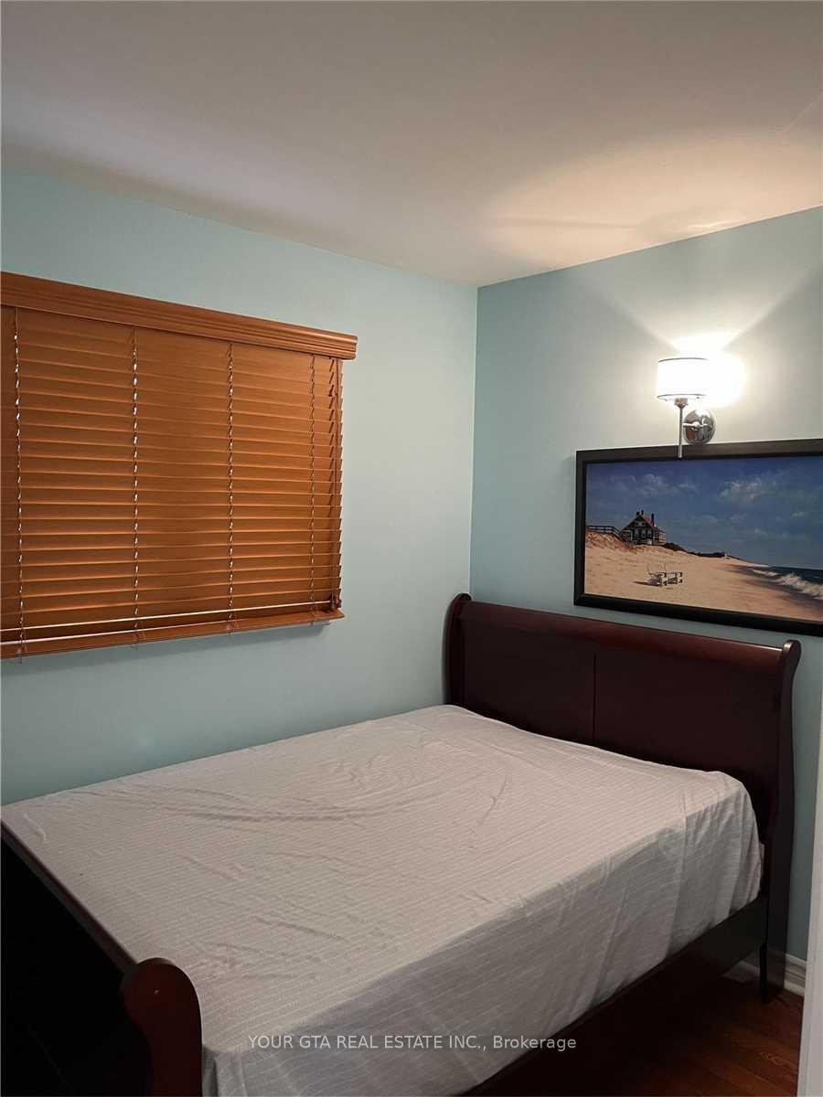 Photo 15 of 20 Luminous Court, Brampton, Heart Lake West — HOMEH