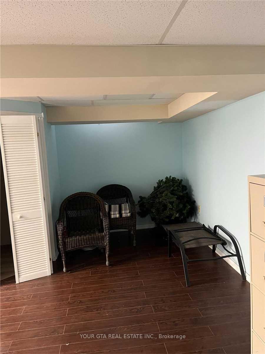 Photo 24 of 20 Luminous Court, Brampton, Heart Lake West — HOMEH