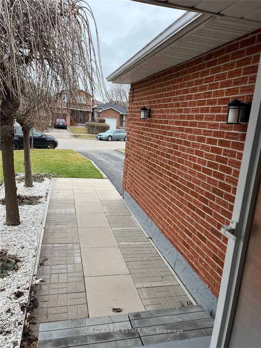 Photo 28 of 20 Luminous Court, Brampton, Heart Lake West — HOMEH