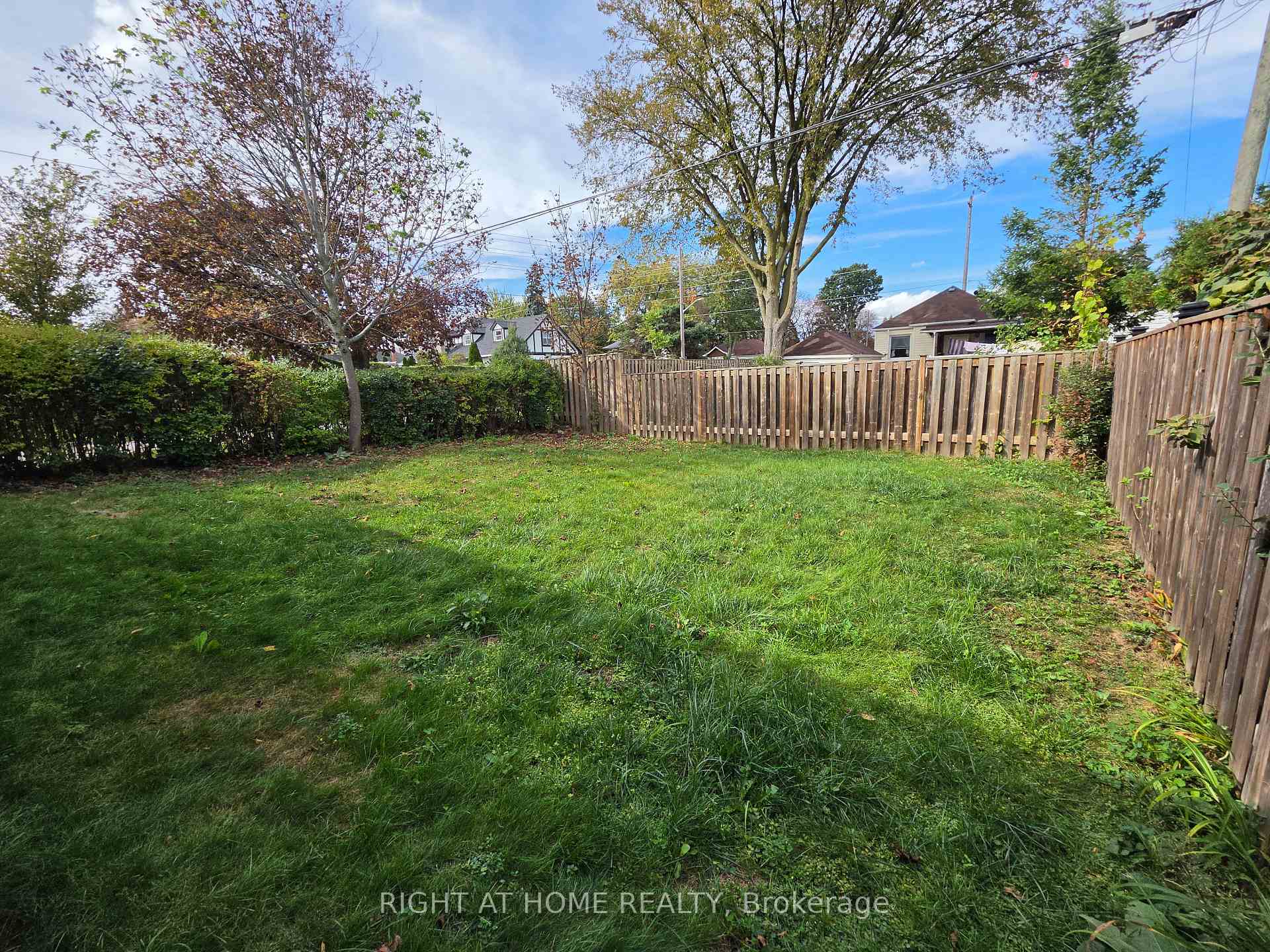 Photo 7 of 462 Madison Avenue, Oshawa, McLaughlin — HOMEH