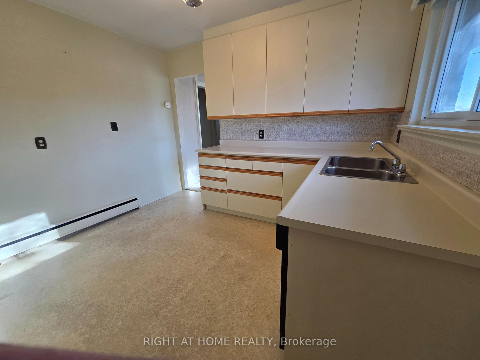 Photo 11 of 462 Madison Avenue, Oshawa, McLaughlin — HOMEH