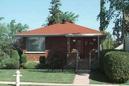 Photo 2 of 462 Madison Avenue, Oshawa, McLaughlin — HOMEH
