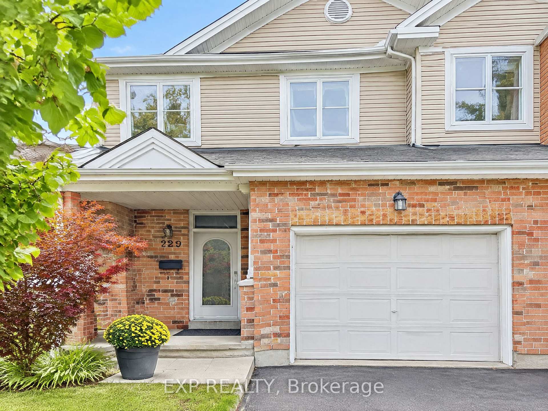 Photo 2 of 229 Hidden Meadow Avenue, Ottawa, Blossom Park/Kemp Park/Findlay Creek — HOMEH