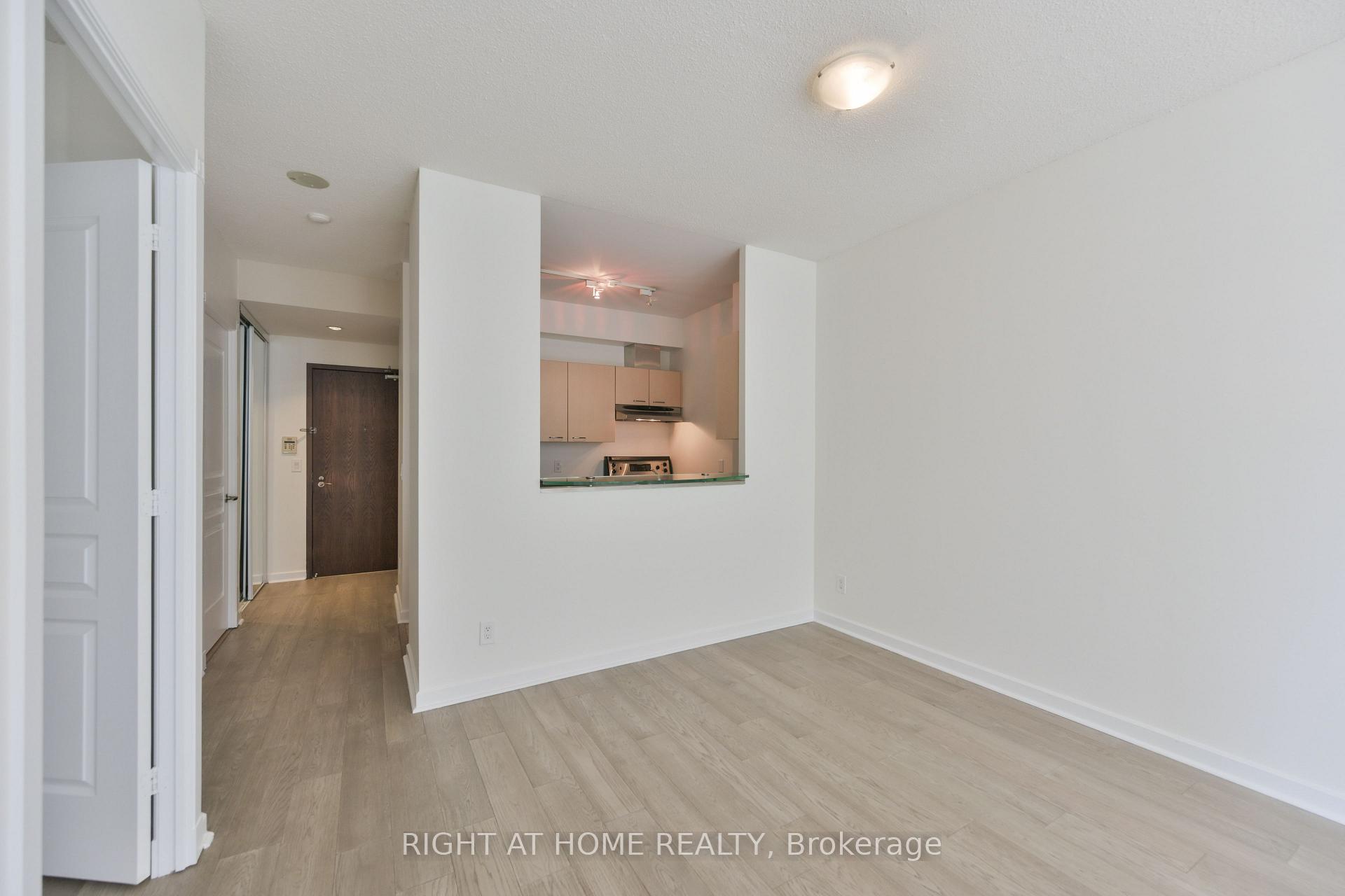 Photo 4 of Unit 621, 438 Richmond Street W, Toronto, Waterfront Communities — HOMEH