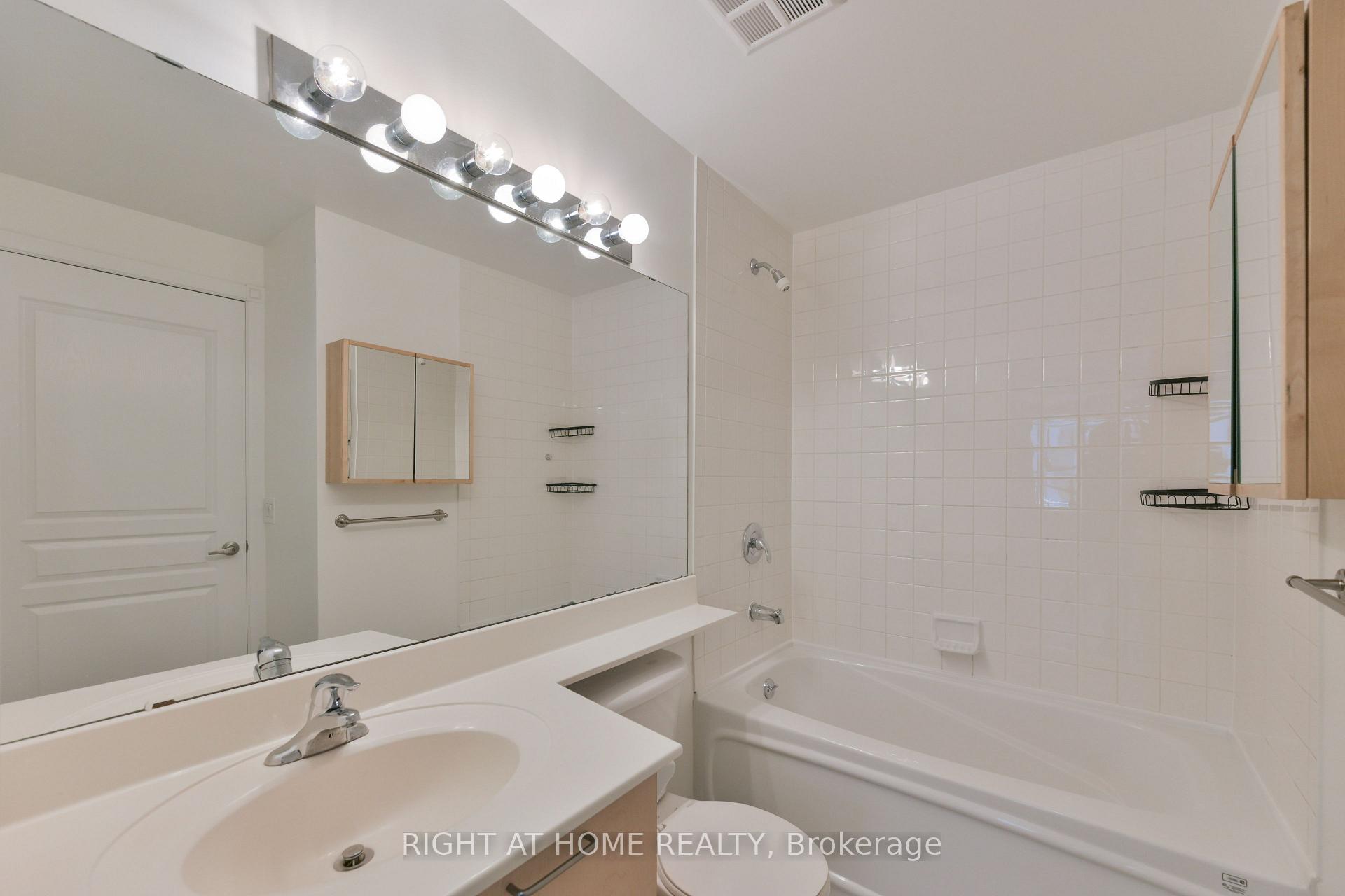Photo 12 of Unit 621, 438 Richmond Street W, Toronto, Waterfront Communities — HOMEH