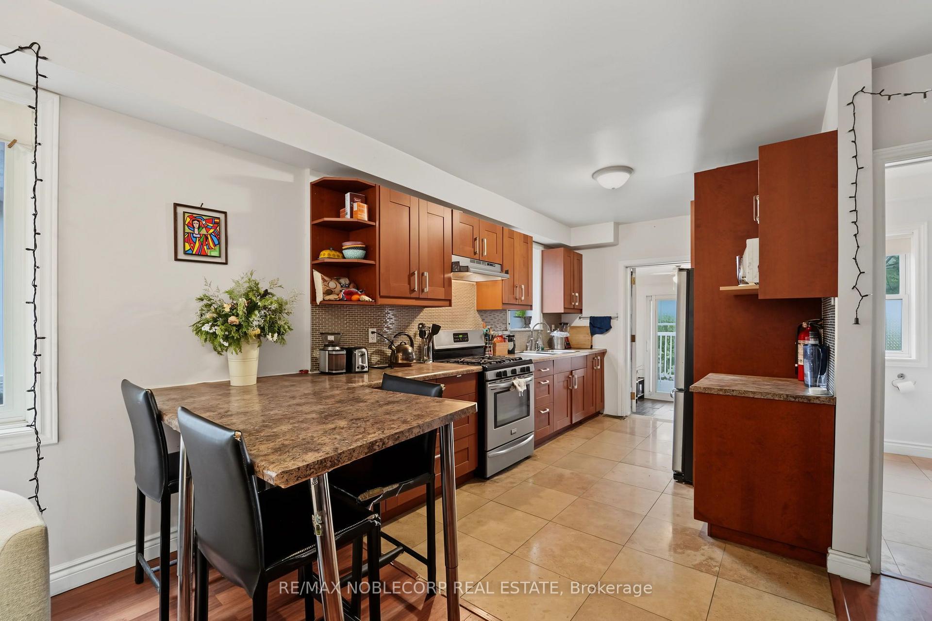 Photo 5 of 1035 Dovercourt Road, Toronto, Dovercourt-Wallace Emerson-Junction — HOMEH
