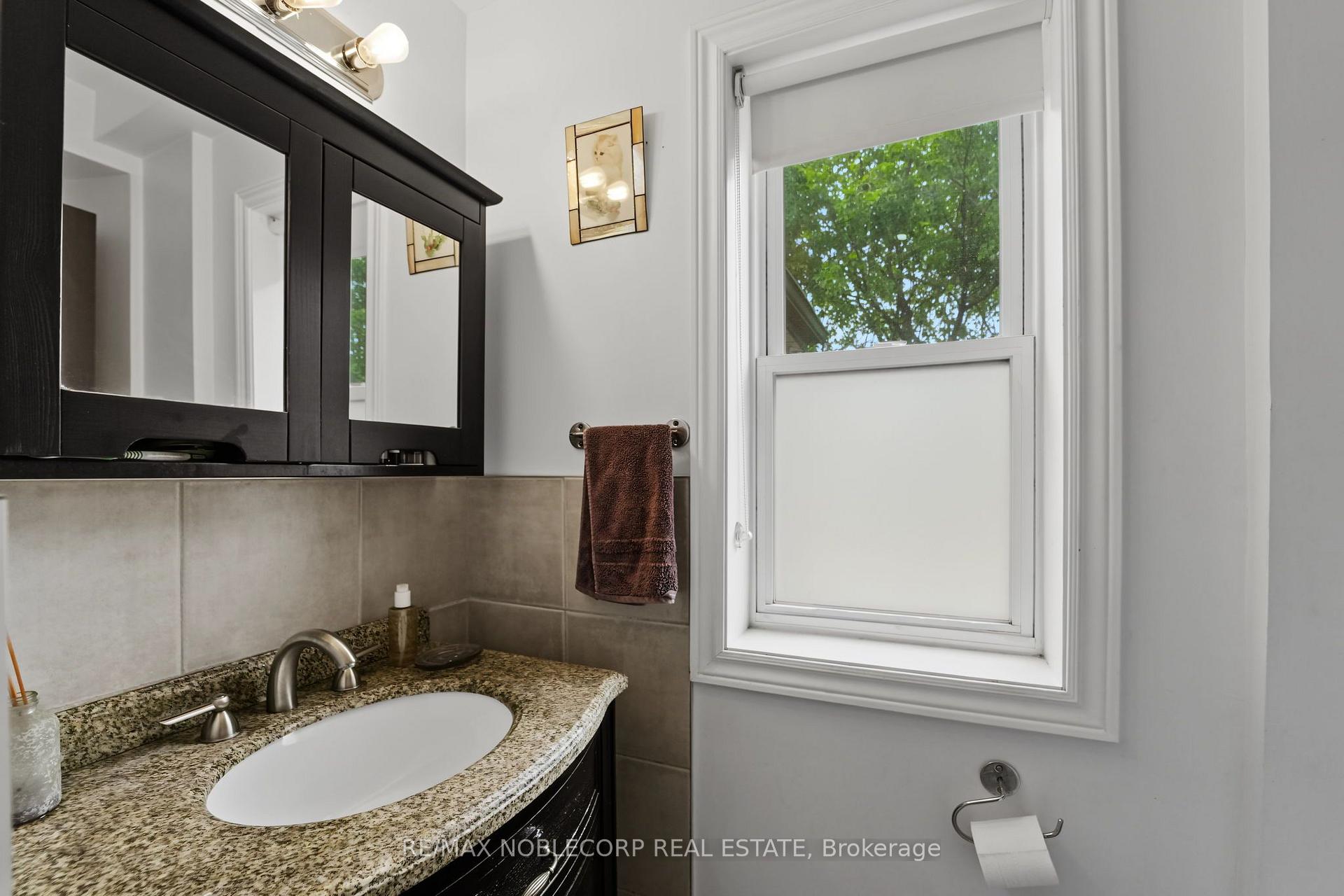 Photo 12 of 1035 Dovercourt Road, Toronto, Dovercourt-Wallace Emerson-Junction — HOMEH