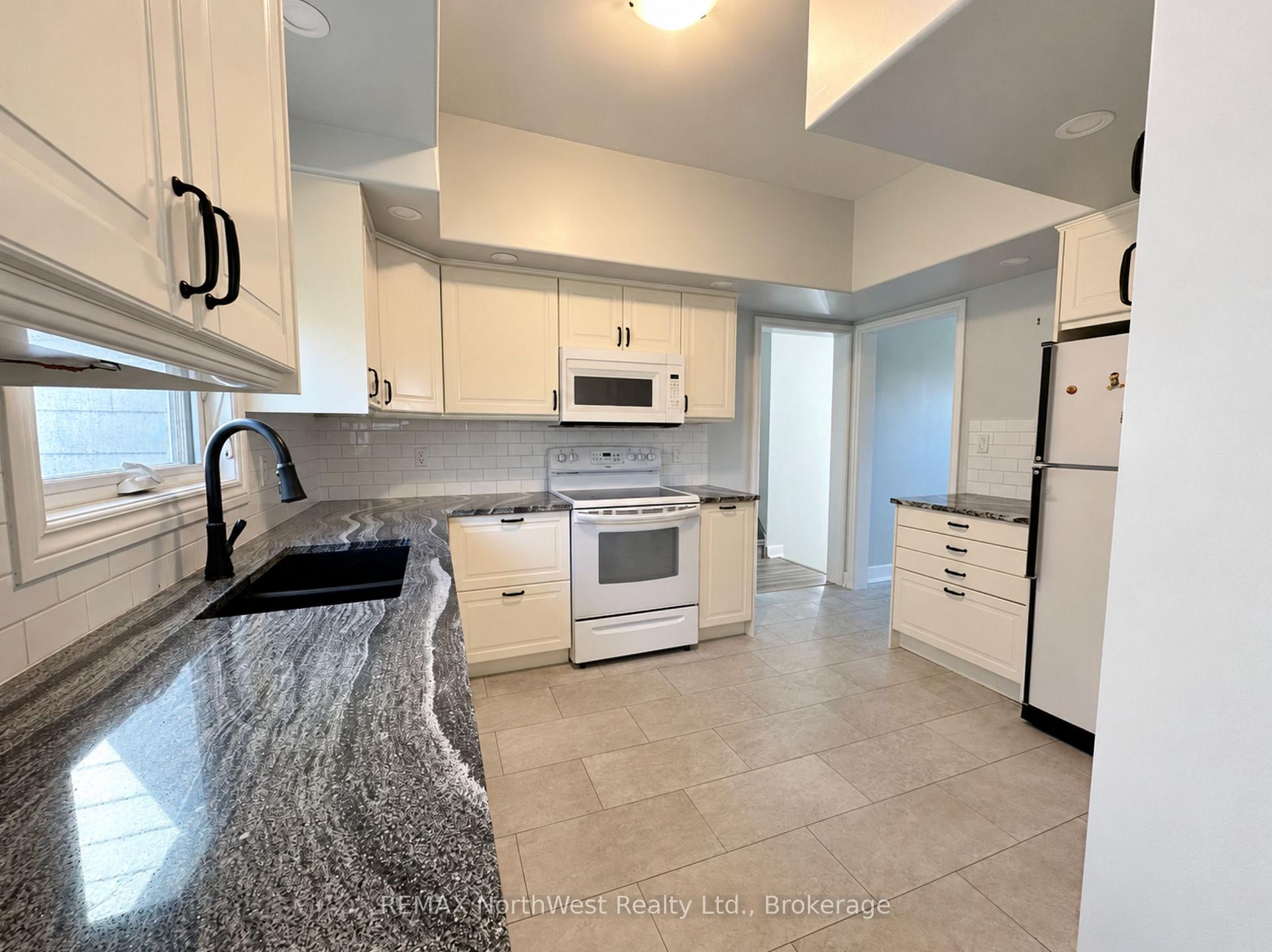 Photo 6 of 226 Fourth Street N, Kenora, North End — HOMEH