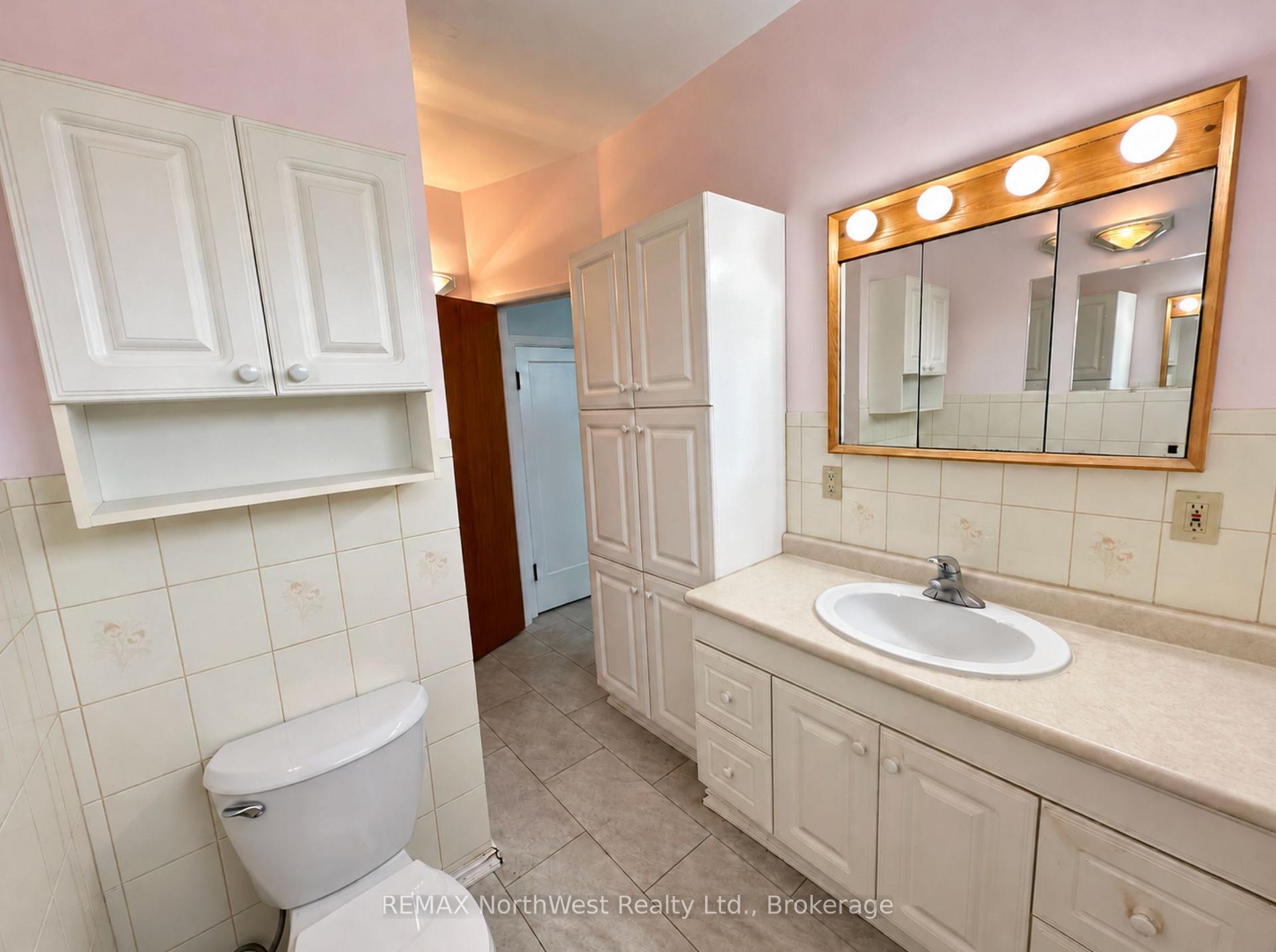 Photo 10 of 226 Fourth Street N, Kenora, North End — HOMEH