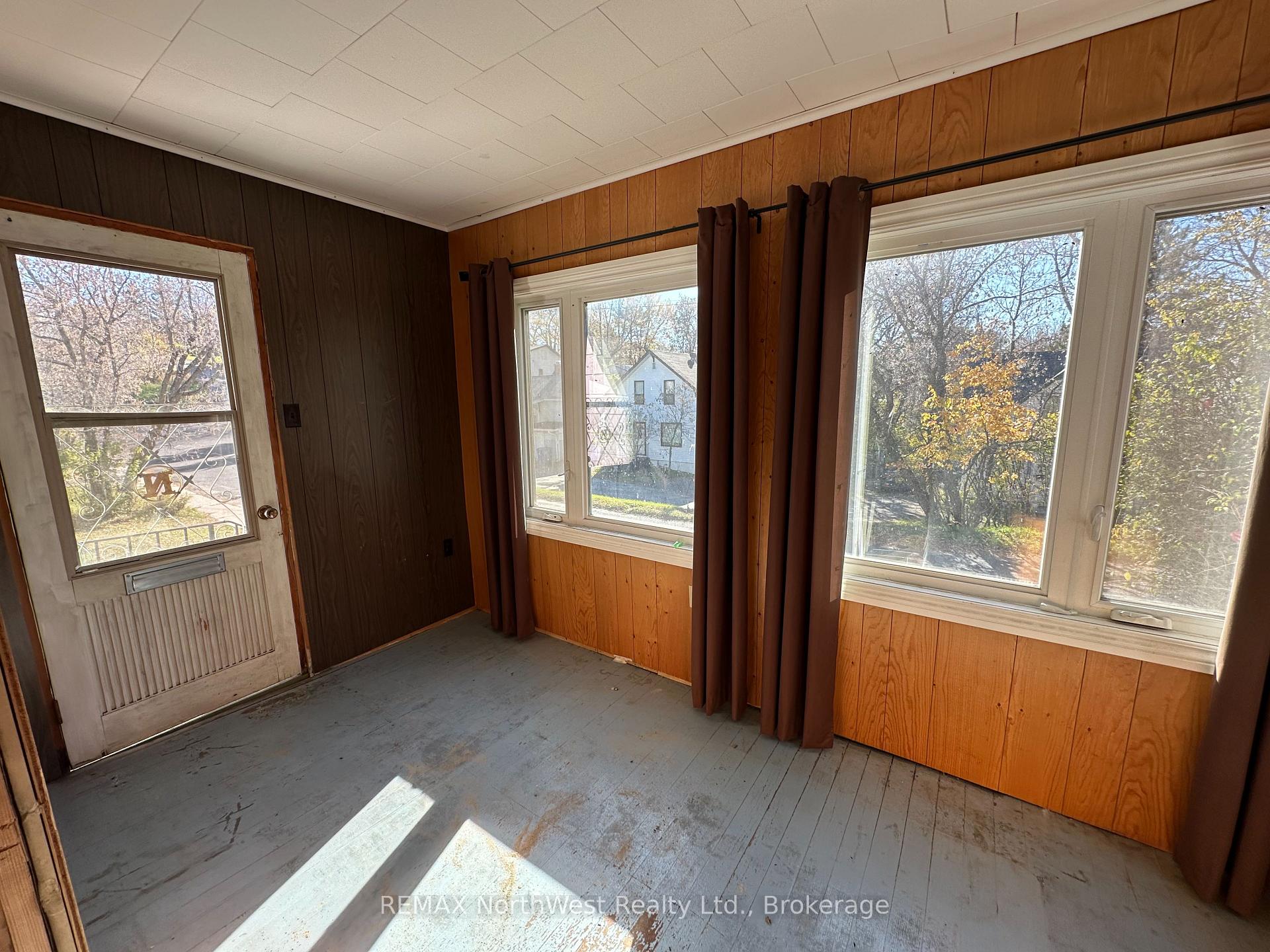 Photo 16 of 226 Fourth Street N, Kenora, North End — HOMEH