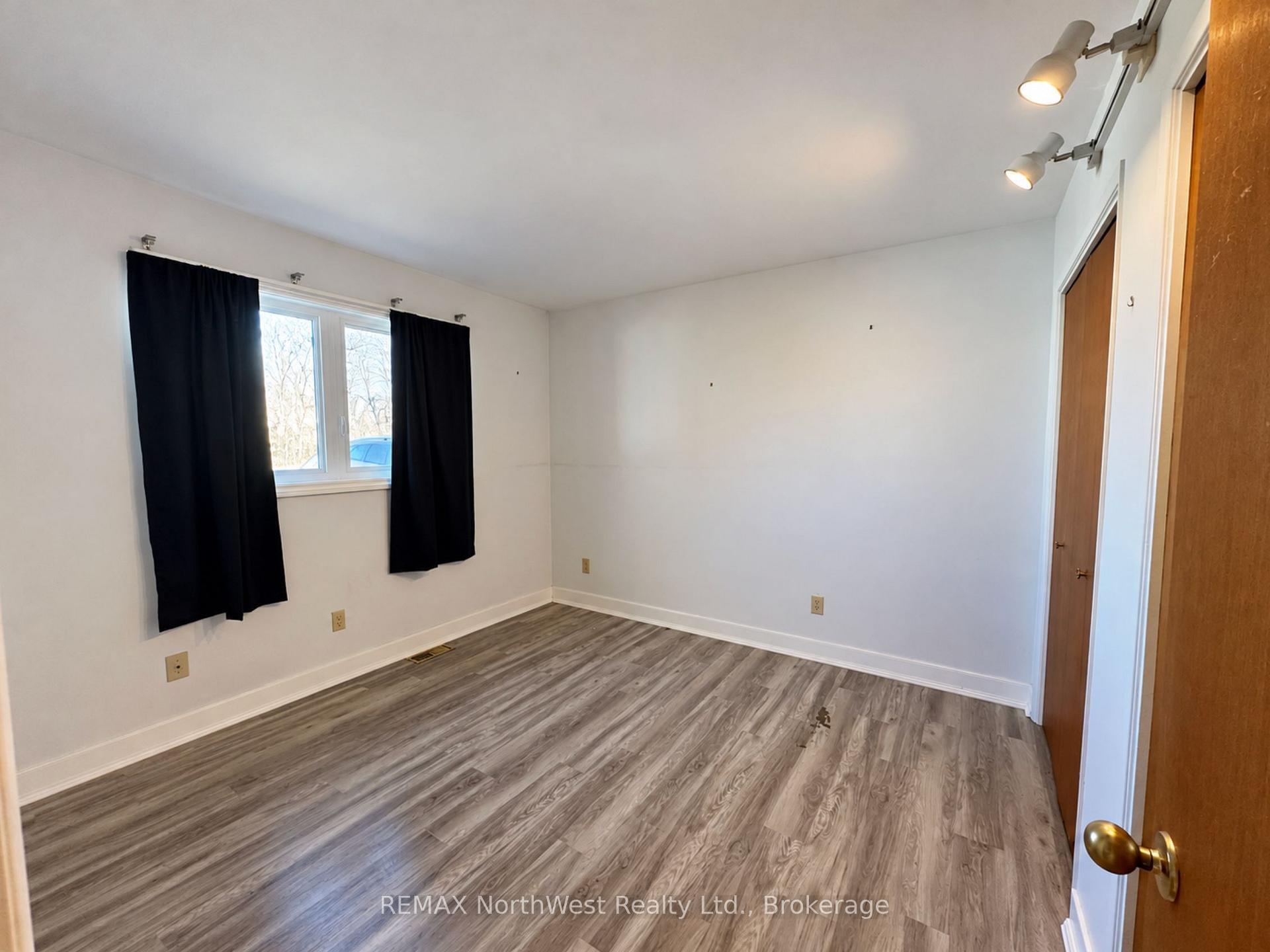 Photo 20 of 226 Fourth Street N, Kenora, North End — HOMEH