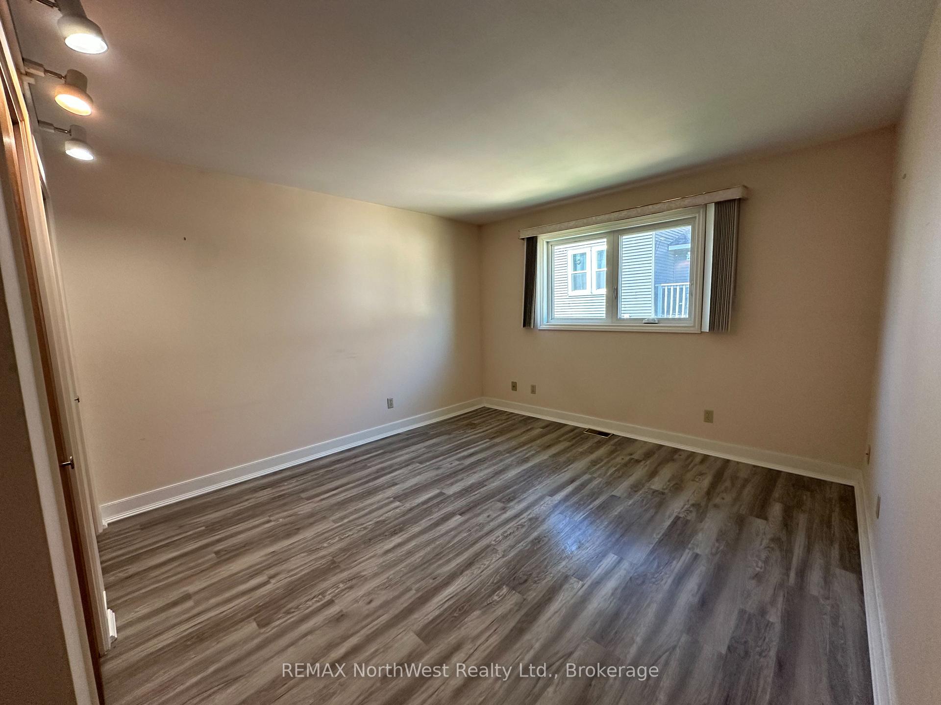 Photo 21 of 226 Fourth Street N, Kenora, North End — HOMEH