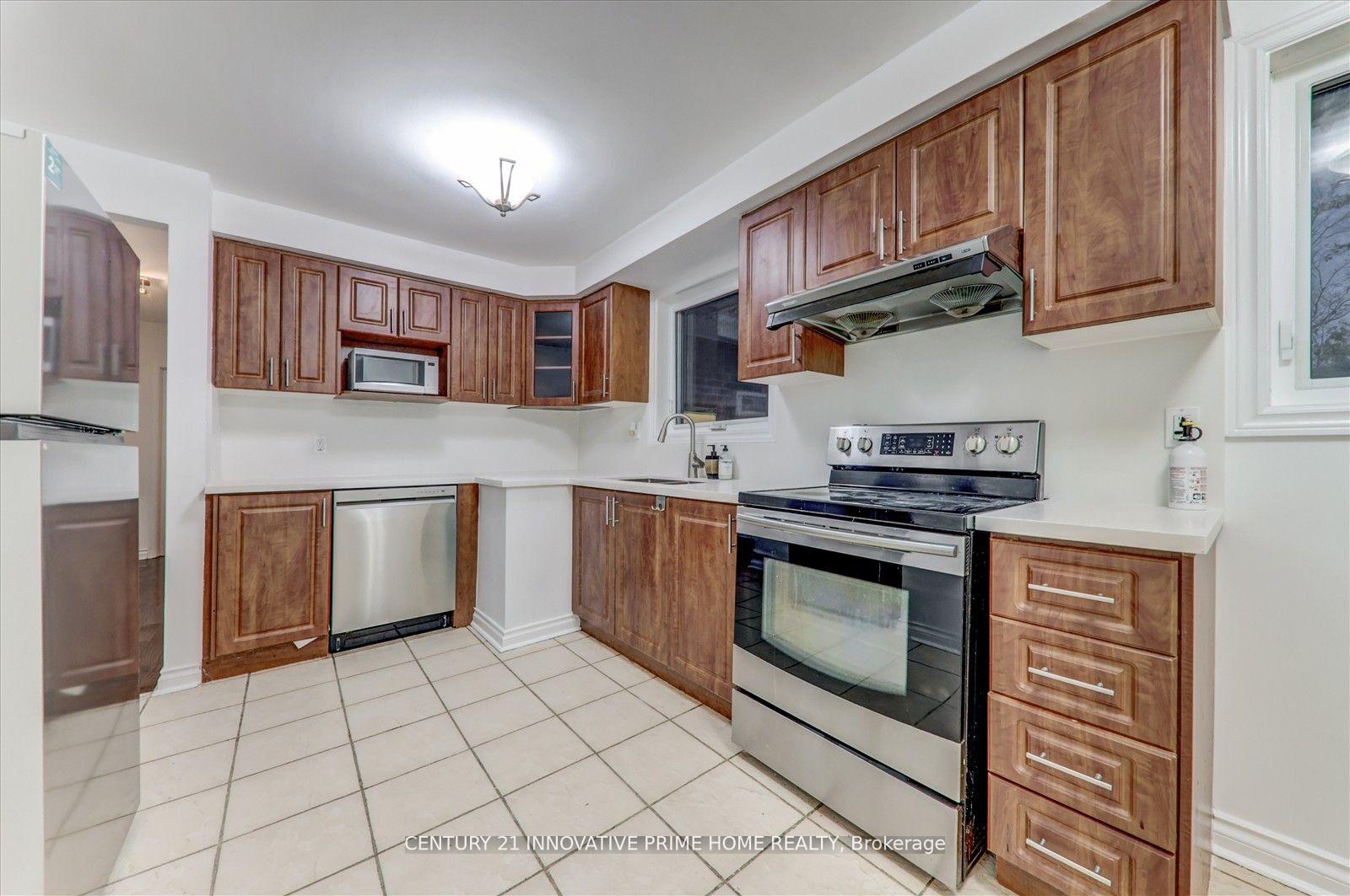 Photo 12 of 10 Gable Place, Scarborough, Bendale — HOMEH