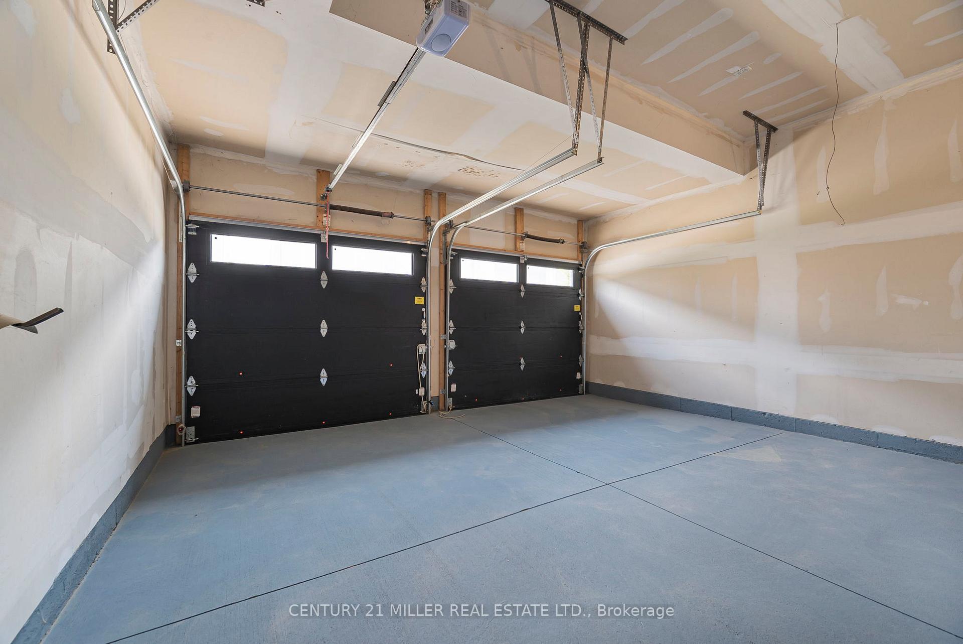 Photo 6 of Unit 33, 2619 Sheffield Boulevard, London, South U — HOMEH