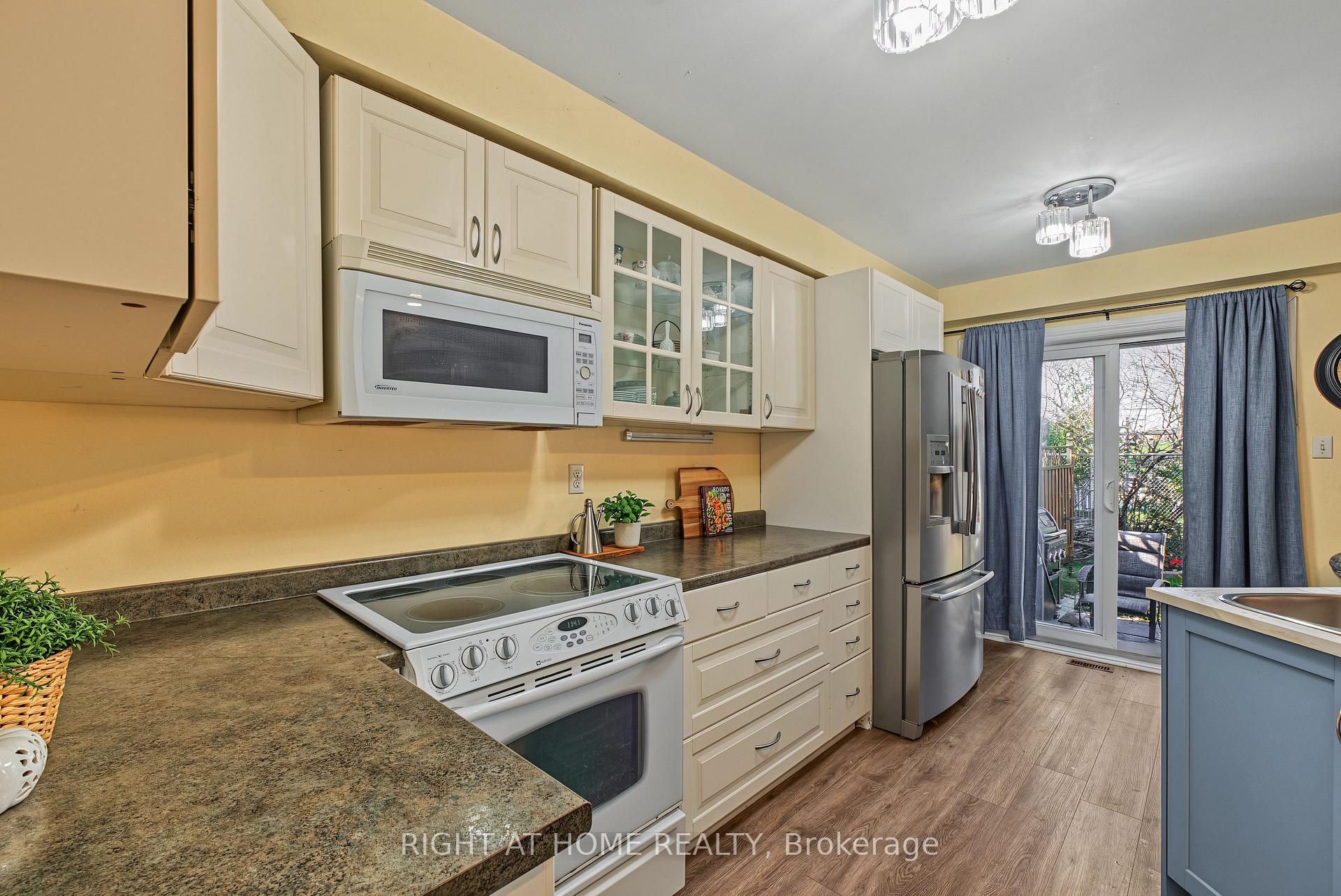 Photo 13 of 2158 Ferguson Street, Innisfil, Alcona — HOMEH