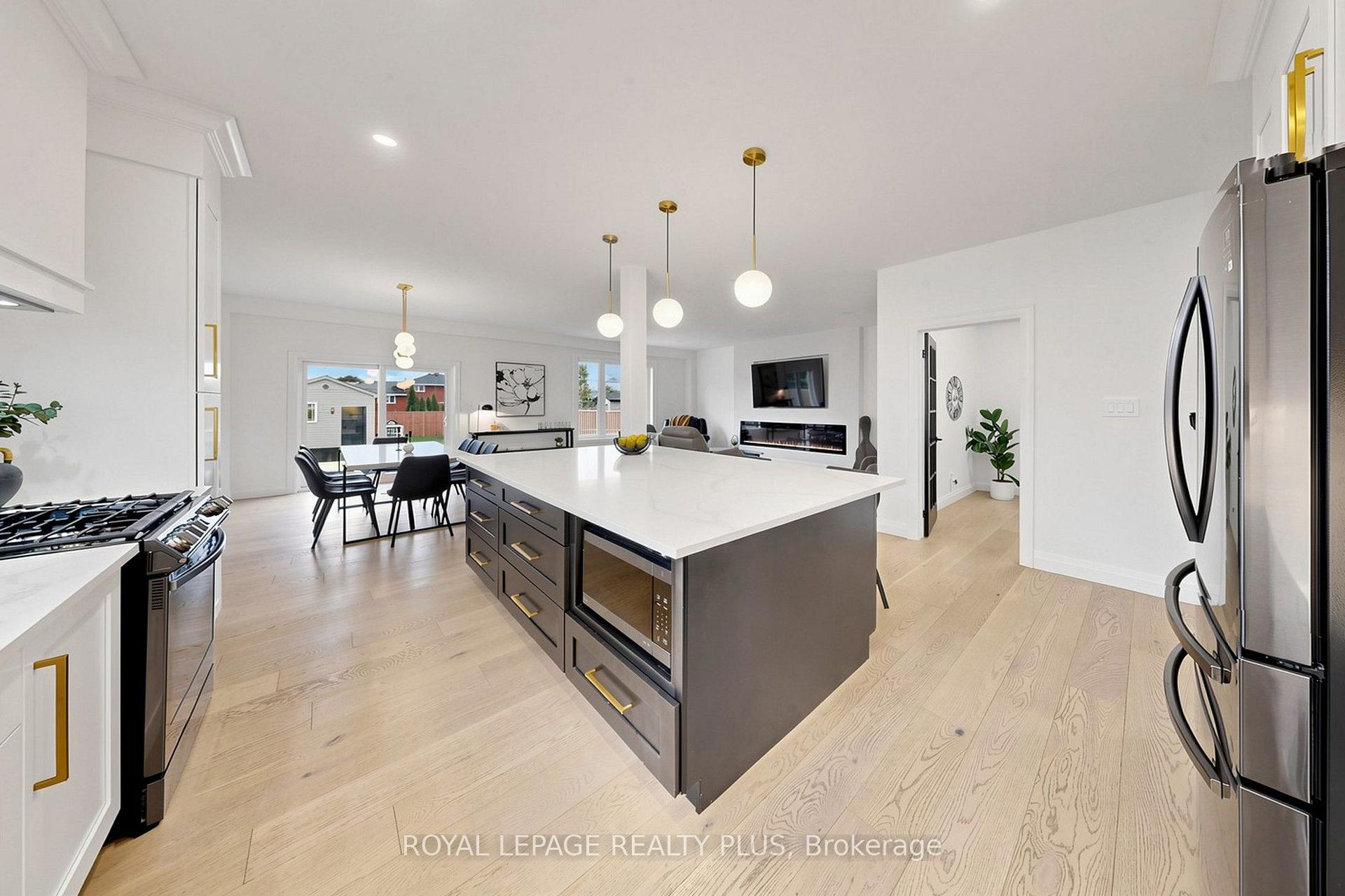 Photo 7 of 274 Dewitt Road, Hamilton, Stoney Creek — HOMEH