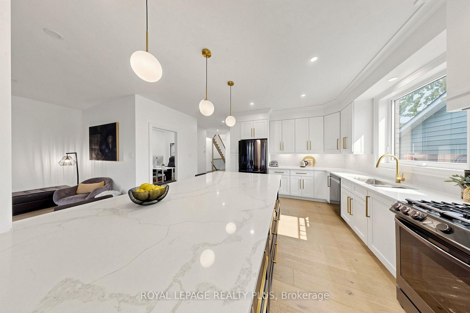 Photo 12 of 274 Dewitt Road, Hamilton, Stoney Creek — HOMEH