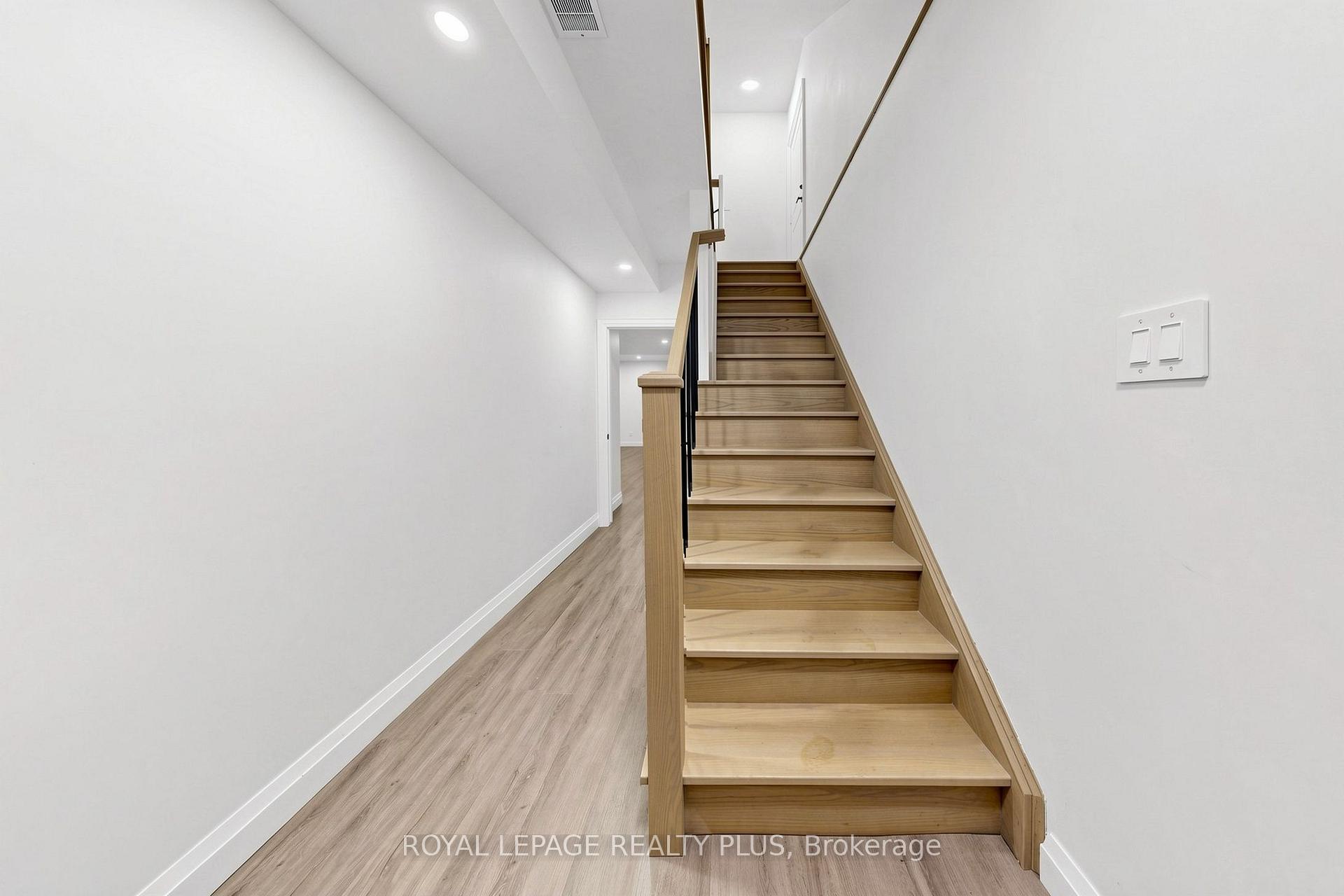 Photo 37 of 274 Dewitt Road, Hamilton, Stoney Creek — HOMEH