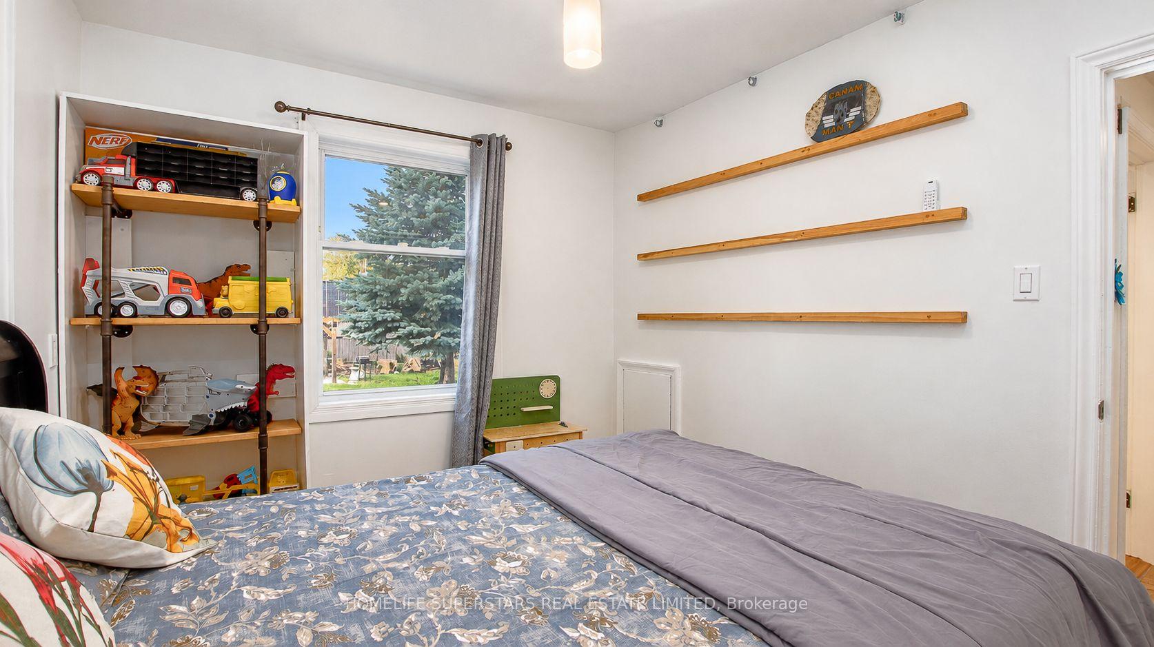 Photo 18 of 706 Rowntree Avenue, London, South H — HOMEH