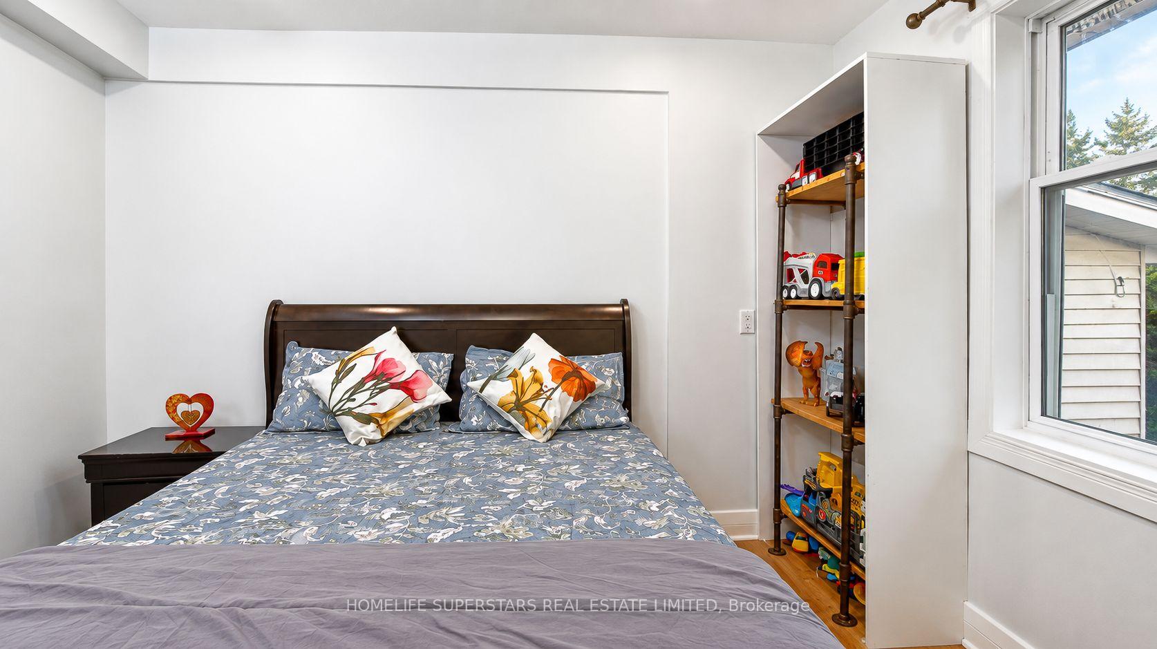 Photo 19 of 706 Rowntree Avenue, London, South H — HOMEH