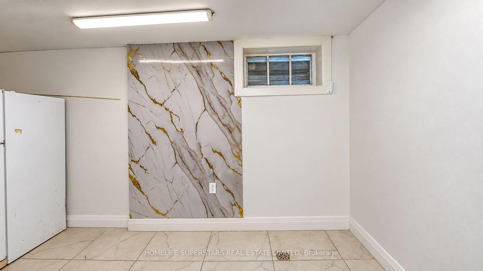 Photo 37 of 706 Rowntree Avenue, London, South H — HOMEH