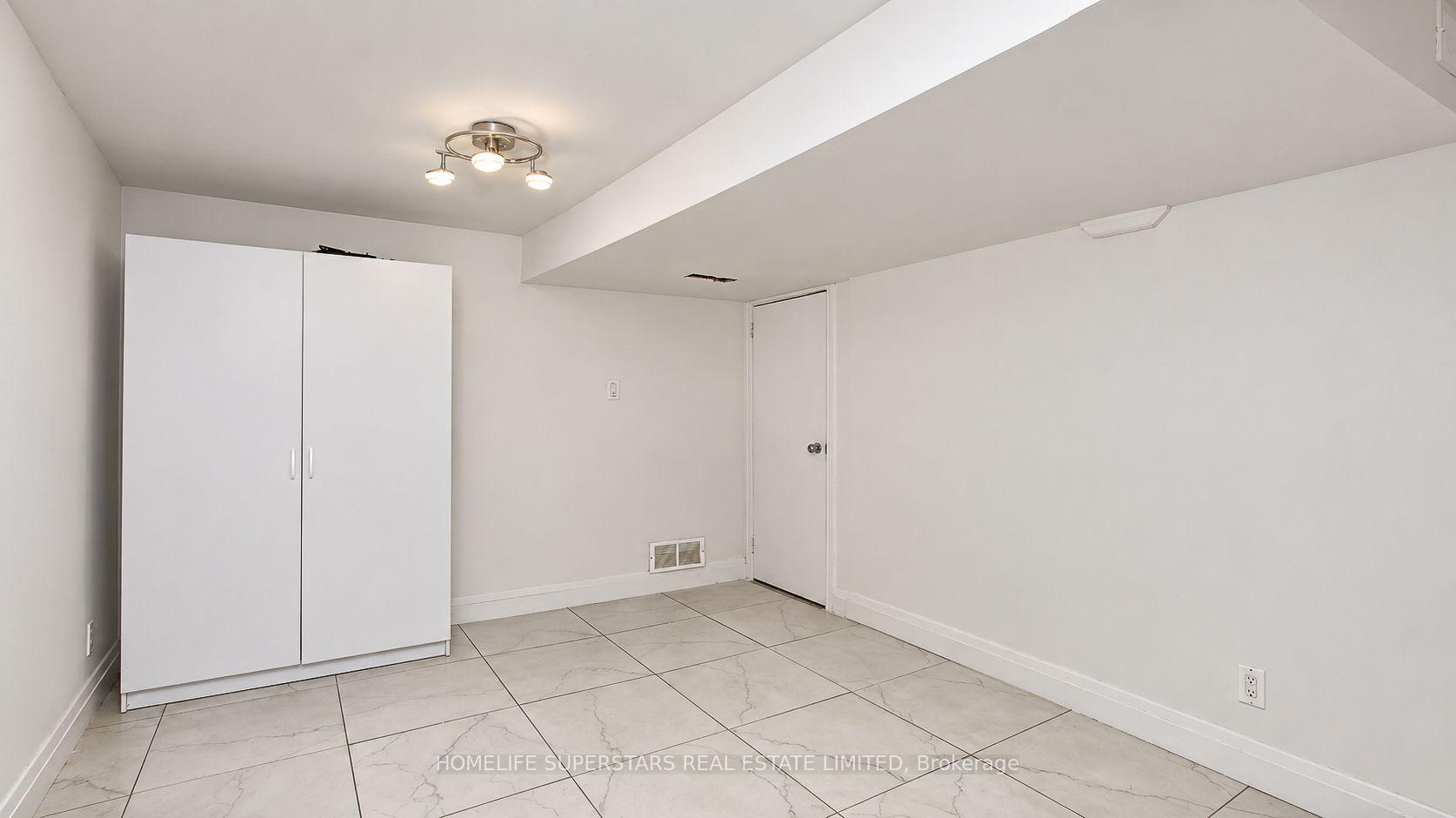 Photo 44 of 706 Rowntree Avenue, London, South H — HOMEH