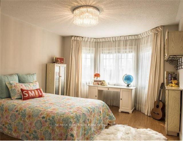 Photo 8 of 23 Rumsey Road, Vaughan, Patterson — HOMEH