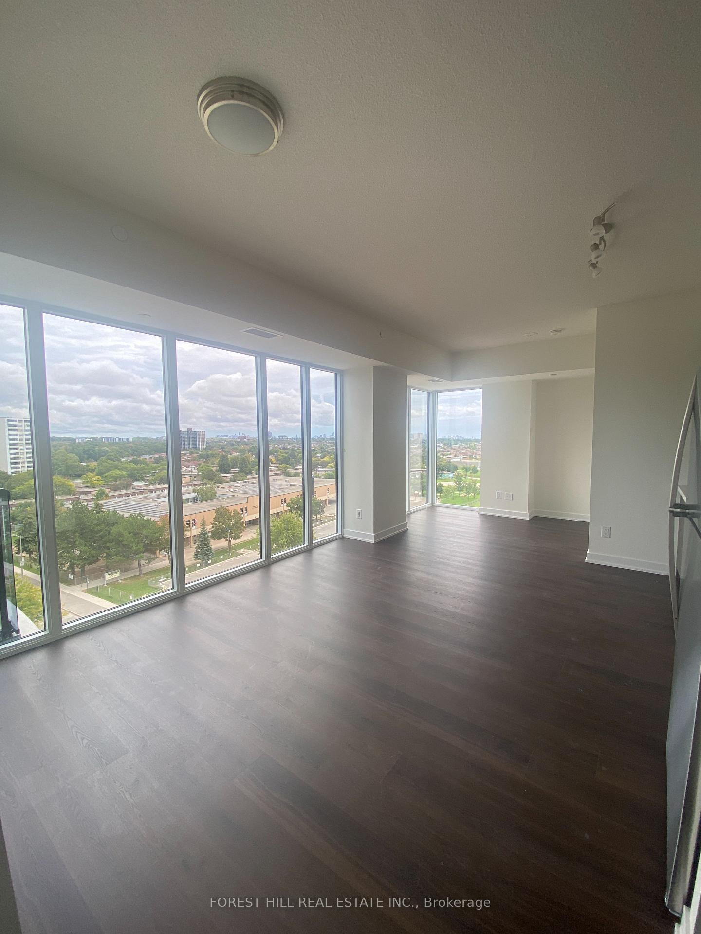 Photo 3 of Unit 904, 2825 Jane Street, North York, Glenfield-Jane Heights — HOMEH