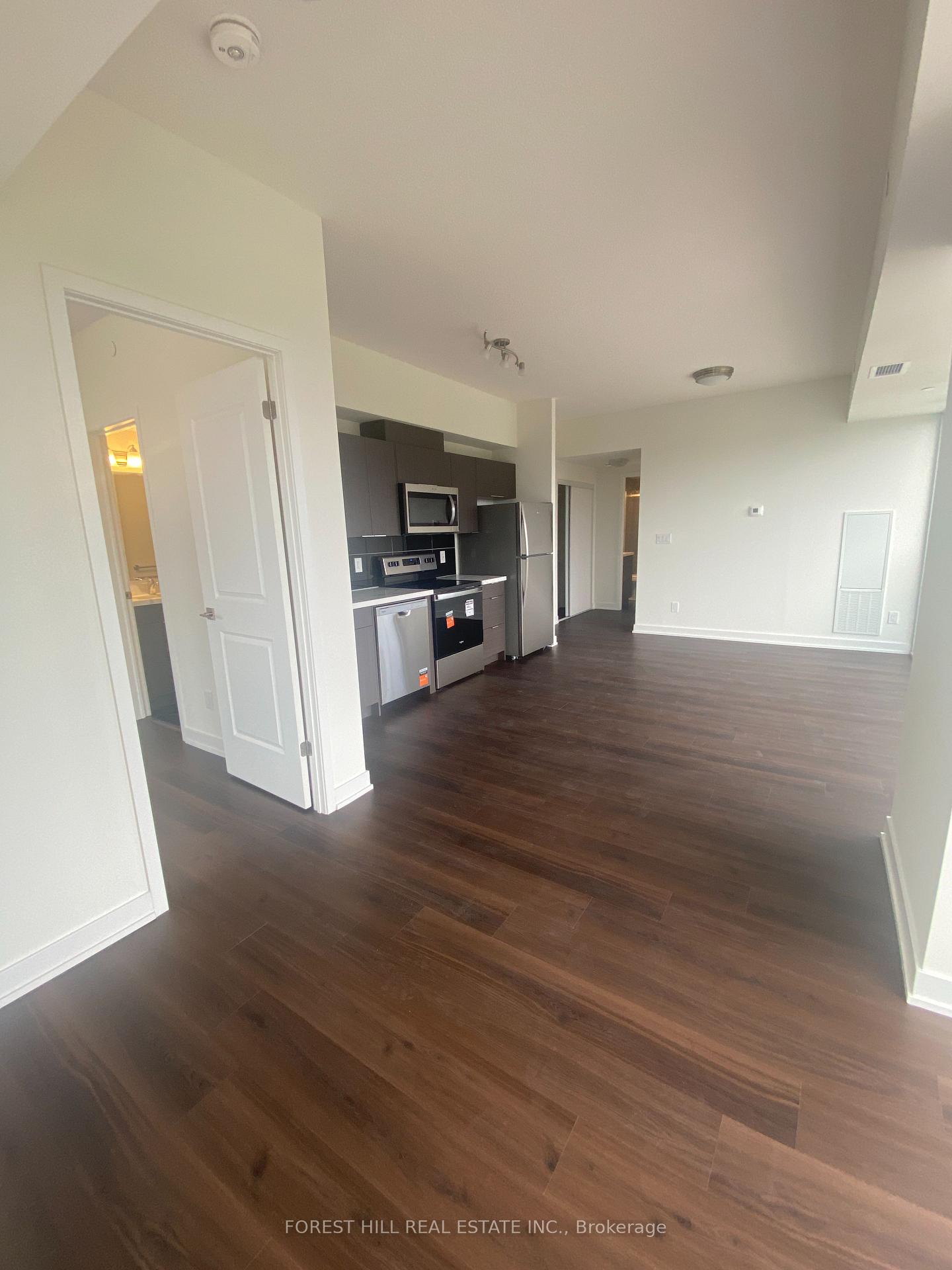 Photo 4 of Unit 904, 2825 Jane Street, North York, Glenfield-Jane Heights — HOMEH