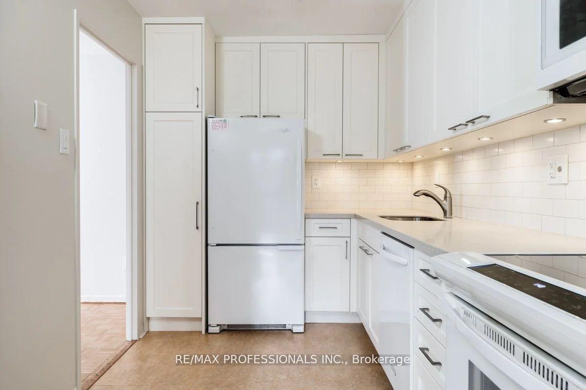 Photo 6 of Unit 407, 100 Quebec Avenue, Toronto, High Park North — HOMEH