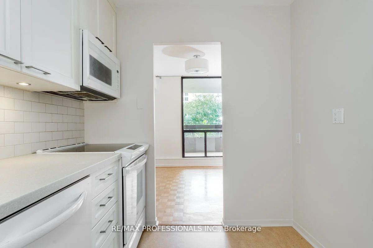 Photo 17 of Unit 407, 100 Quebec Avenue, Toronto, High Park North — HOMEH