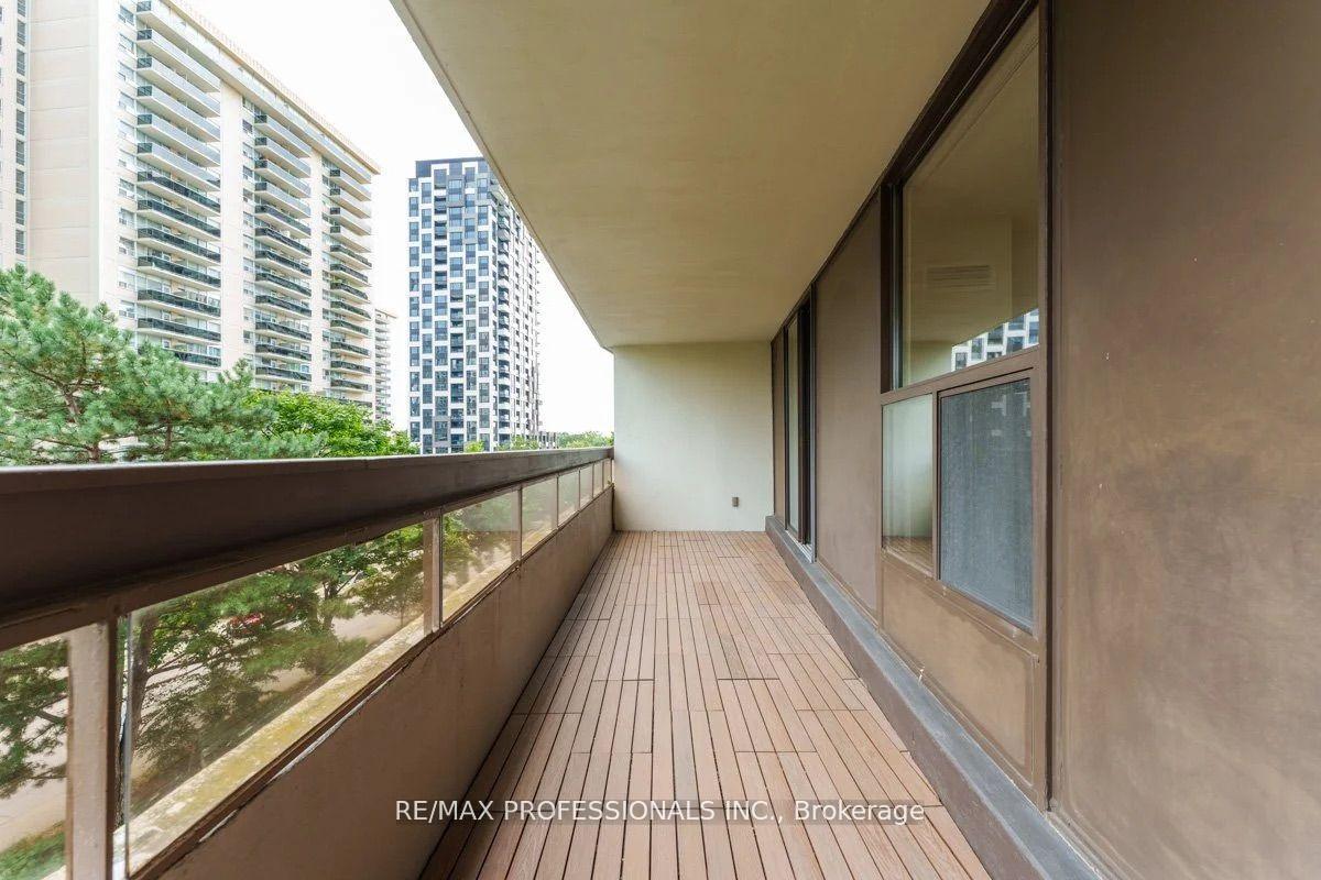 Photo 38 of Unit 407, 100 Quebec Avenue, Toronto, High Park North — HOMEH