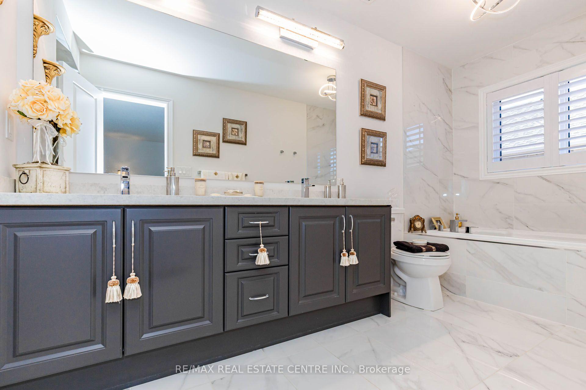 Photo 52 of 4061 Channing Crescent, Oakville, Glenorchy — HOMEH