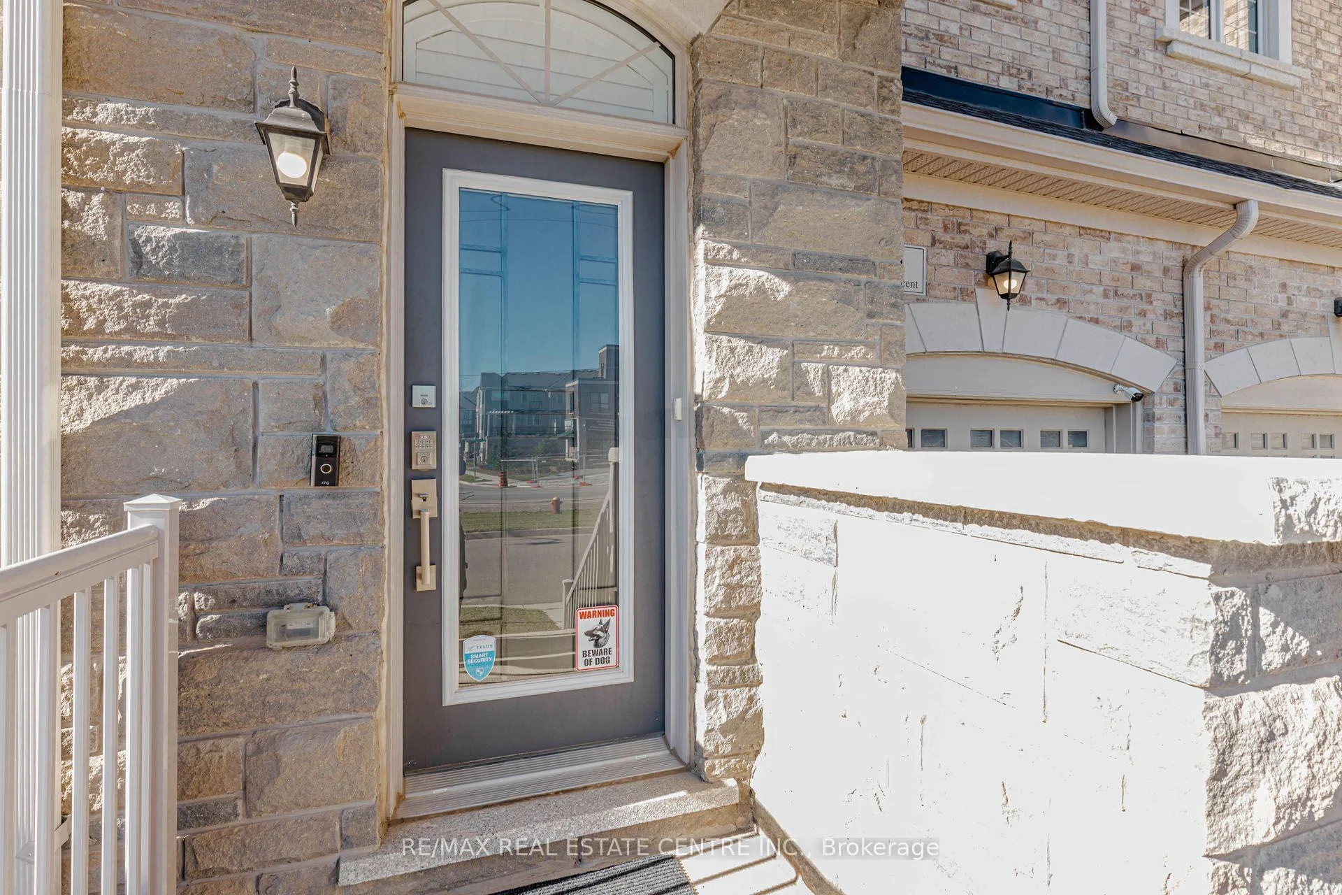 Photo 5 of 4061 Channing Crescent, Oakville, Glenorchy — HOMEH