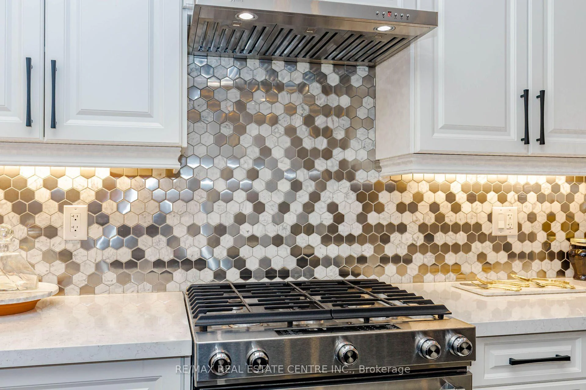 Photo 23 of 4061 Channing Crescent, Oakville, Glenorchy — HOMEH