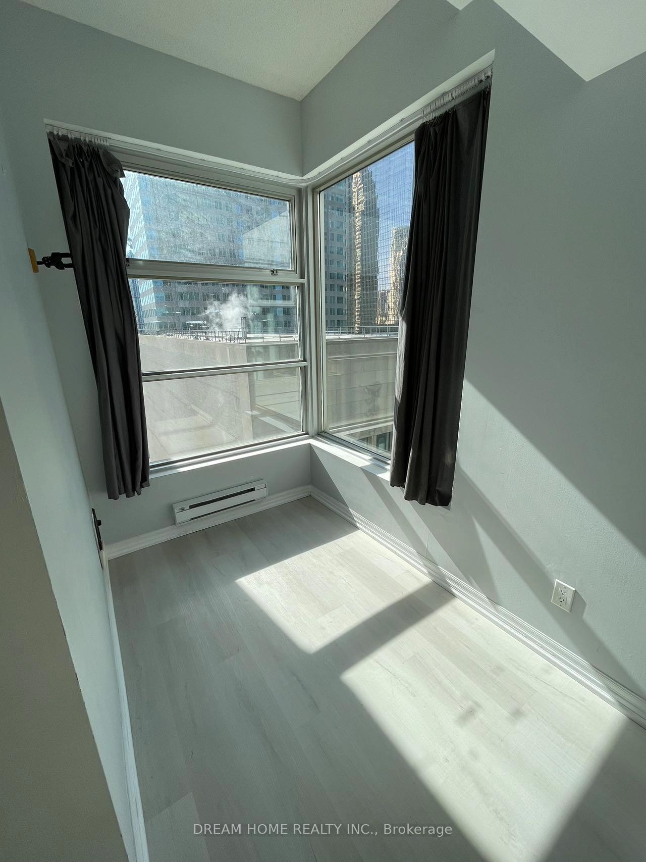 Photo 5 of Unit 1705, 1 King Street W, Toronto, Bay Street Corridor — HOMEH