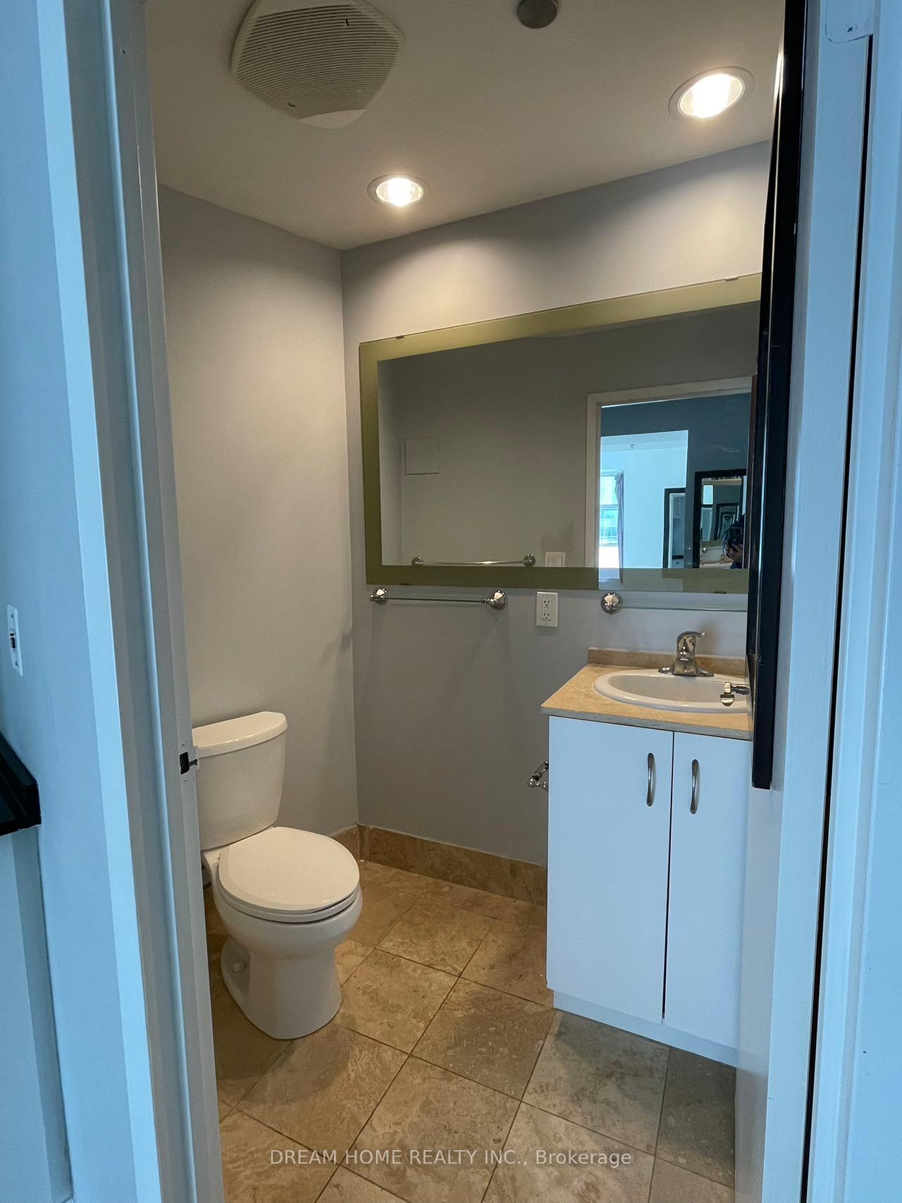 Photo 7 of Unit 1705, 1 King Street W, Toronto, Bay Street Corridor — HOMEH