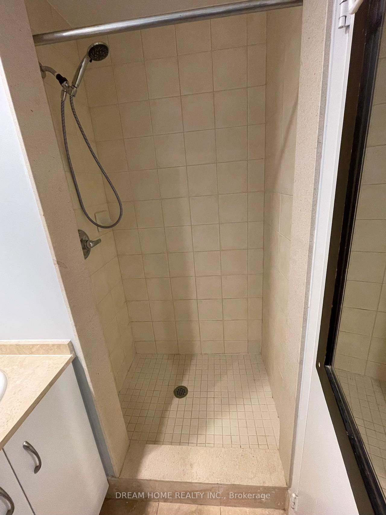 Photo 8 of Unit 1705, 1 King Street W, Toronto, Bay Street Corridor — HOMEH