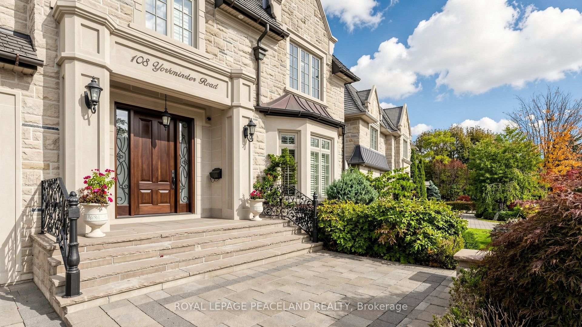 Photo 3 of 108 Yorkminster Road, North York, St. Andrew-Windfields — HOMEH