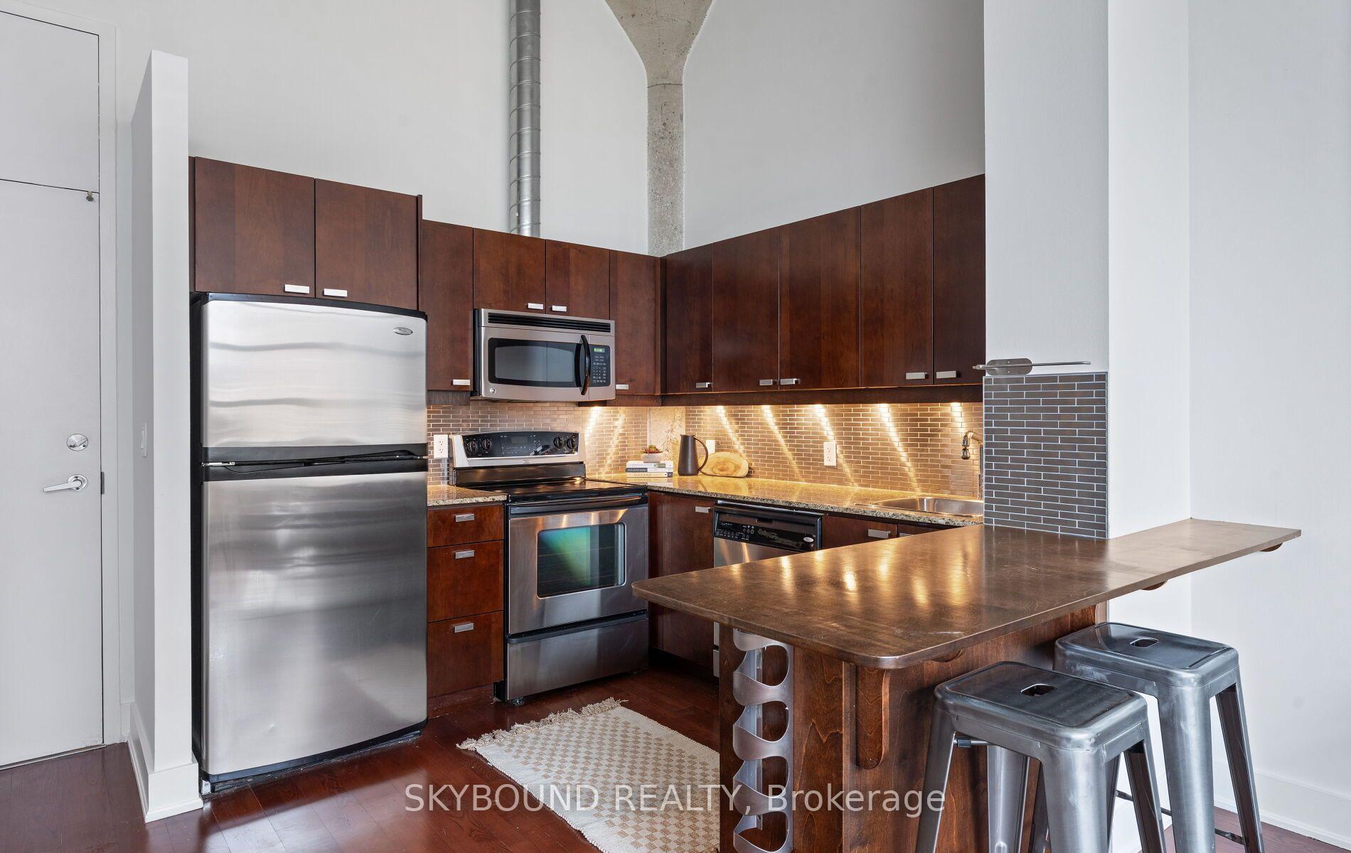 Photo 6 of Unit 524, 637 Lakeshore Boulevard W, Toronto, Niagara — HOMEH