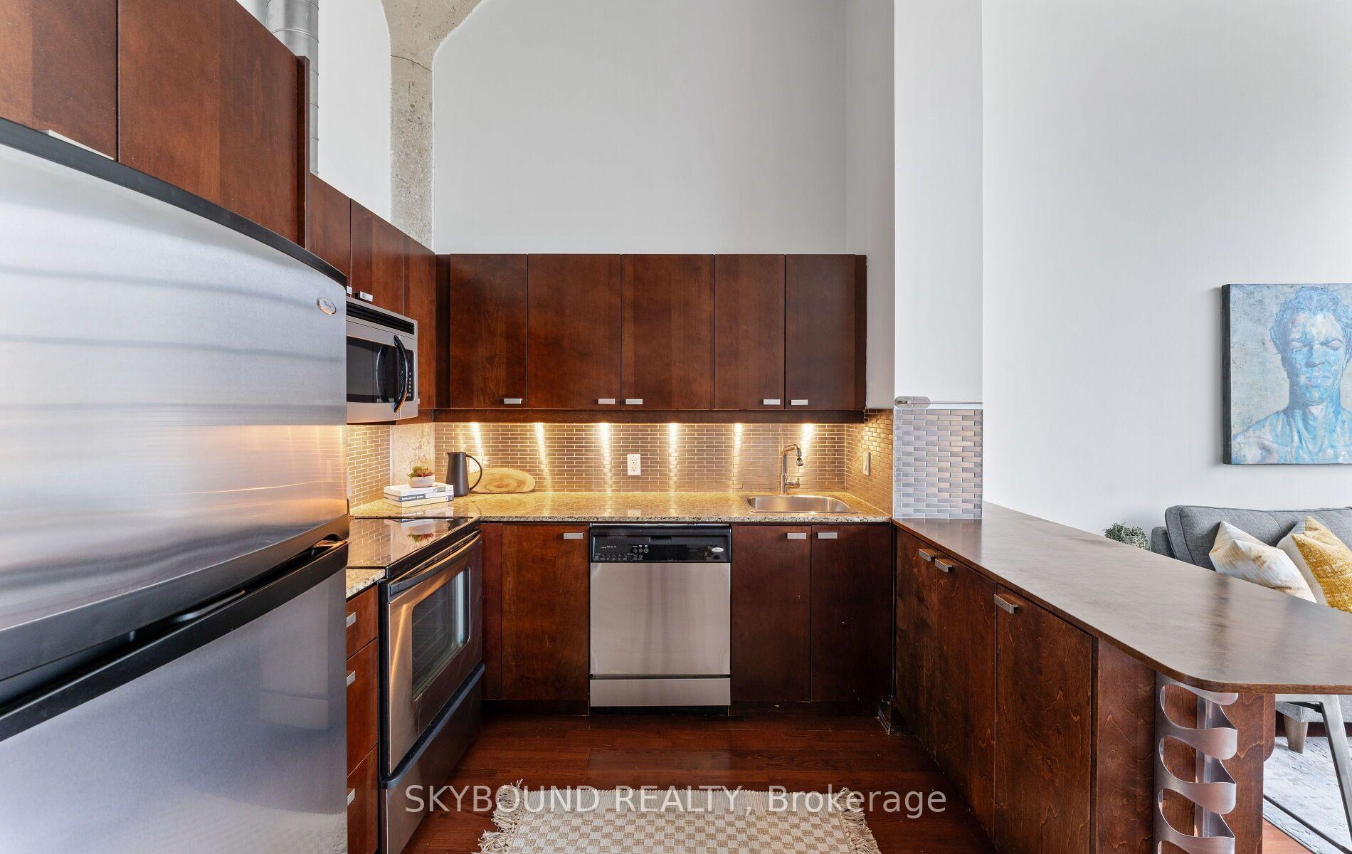 Photo 8 of Unit 524, 637 Lakeshore Boulevard W, Toronto, Niagara — HOMEH