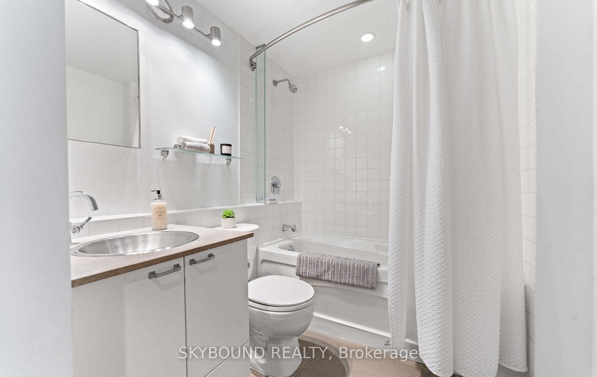 Photo 18 of Unit 524, 637 Lakeshore Boulevard W, Toronto, Niagara — HOMEH