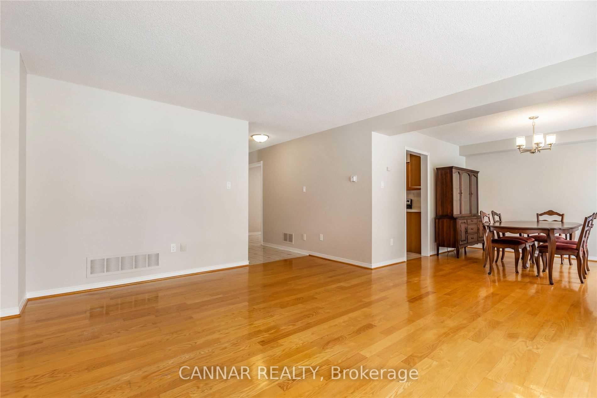 Photo 10 of 63 Laurelcrest Street, Brampton, Westgate — HOMEH