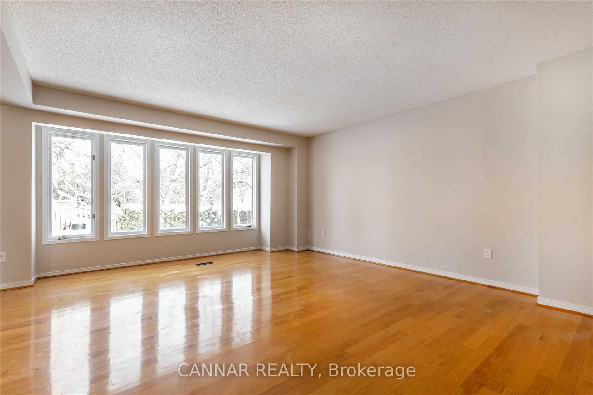 Photo 12 of 63 Laurelcrest Street, Brampton, Westgate — HOMEH